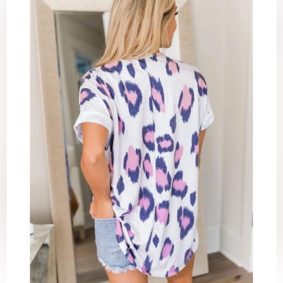 ANIMAL Print V Neck Short Sleeves Top - Picture 3 of 3